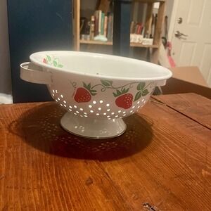 Vintage Teleflora 1983 Strawberry Country Kitchen Strainer Drainer Colander 8''